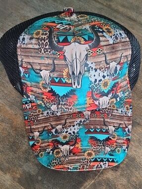 NWT Western Print Pony Tail Baseball Trucker Hat With Black Mesh